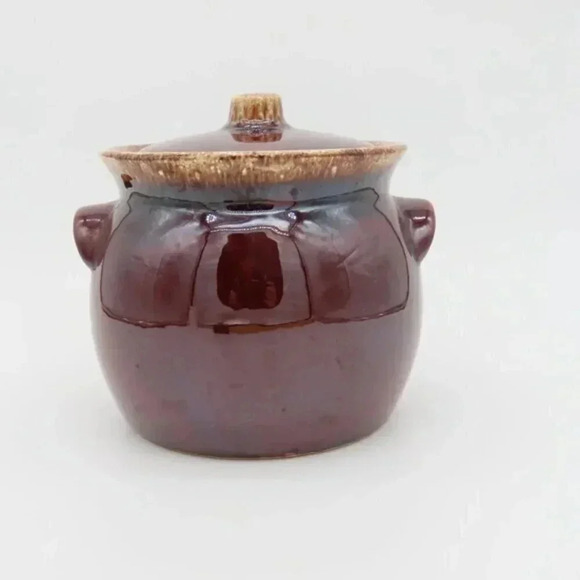 Hull Pottery Bean Pot with Lid Vintage Oven Proof USA Brown Drip Pot - Picture 1 of 9
